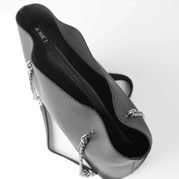 CHAIN STRAPS BLACK TOTE - Her style