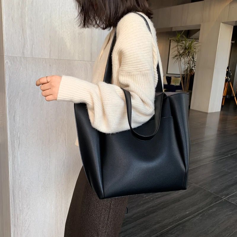 TOP SELLING FEMALE TOTE BAG SIZE FOR LAPTOPS - Her style