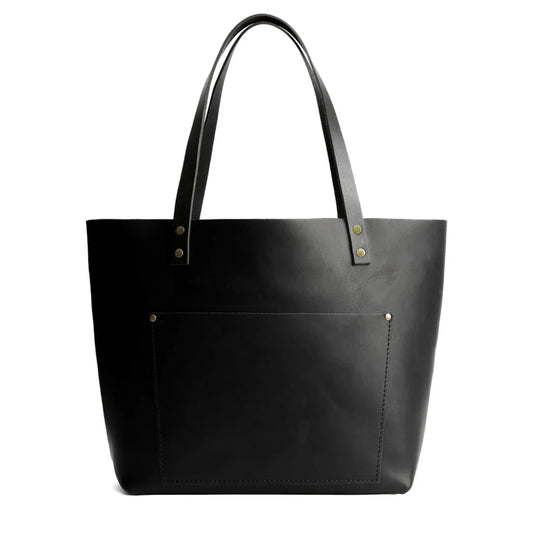 PARIS JULIA BLACK - Her style