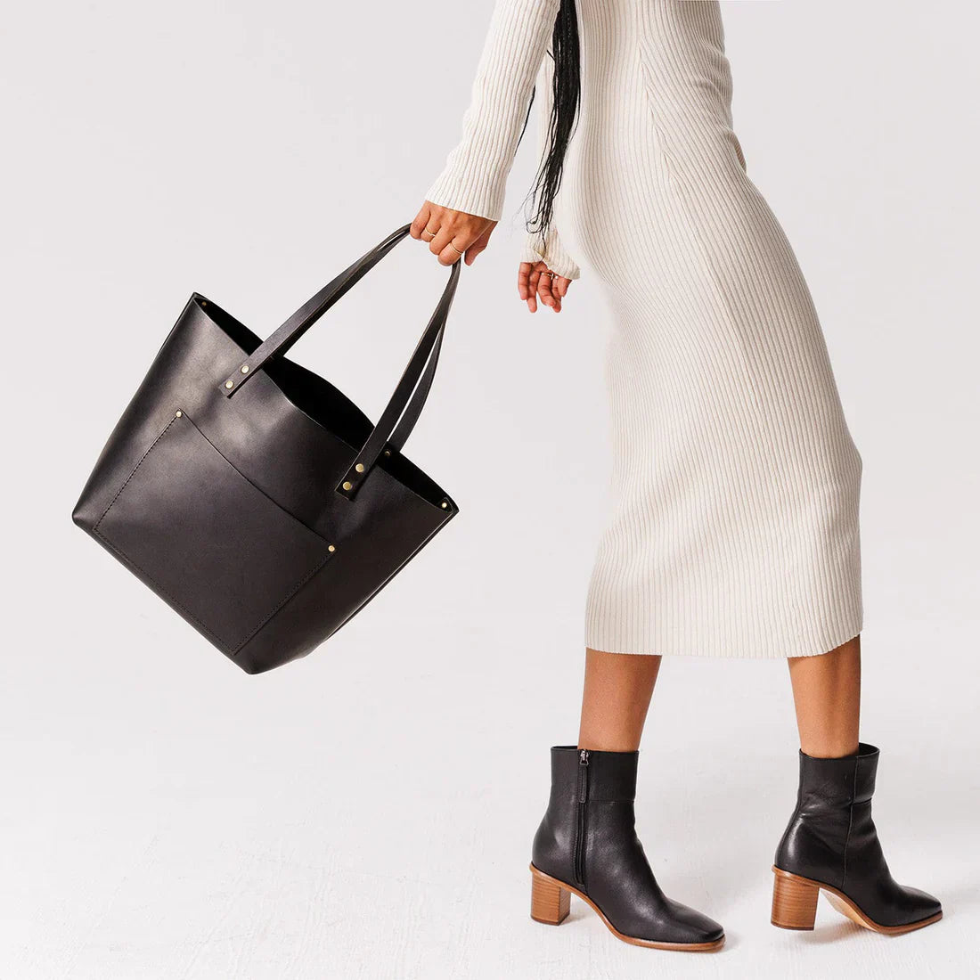 PARIS JULIA BLACK - Her style